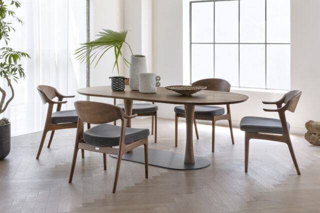 モールドウレタンの座面