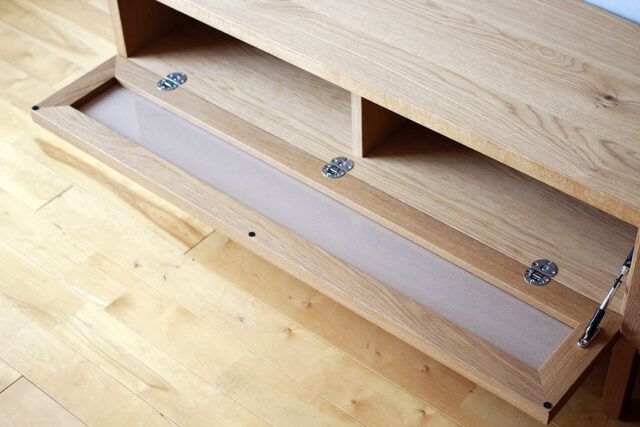 赤外線を通す扉