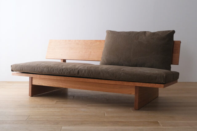 直線基調のシンプルデザイン