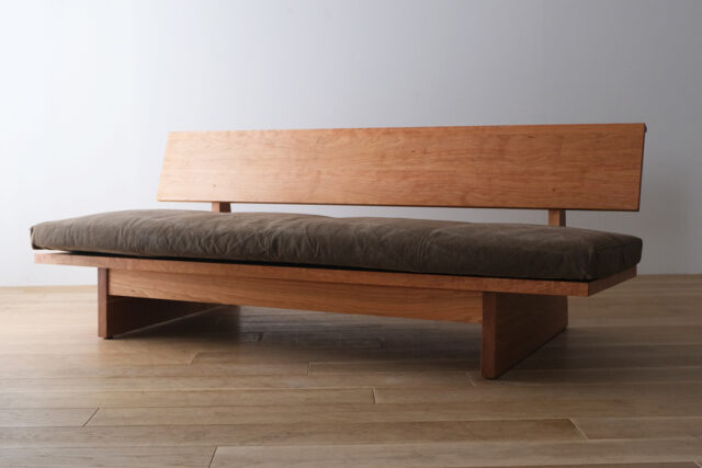 直線基調のシンプルデザイン