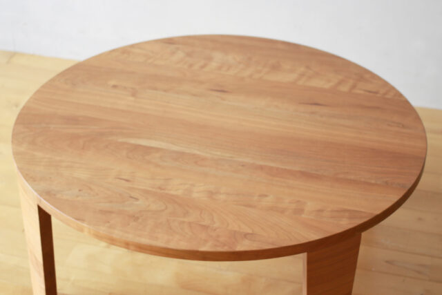 経年変化が楽しめるブラックチェリー材