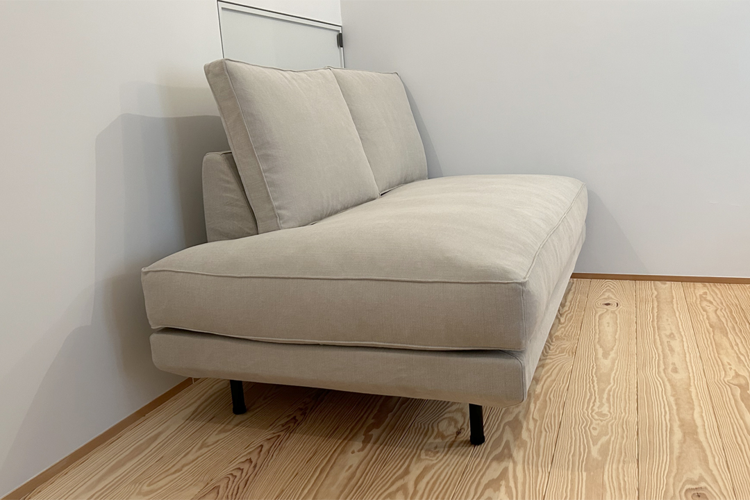 オーダー製作したTRES THE SOFA TAILORアームレスソファ「HOM」