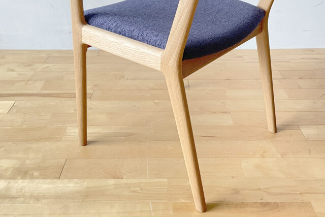 フレームはホワイトオーク材