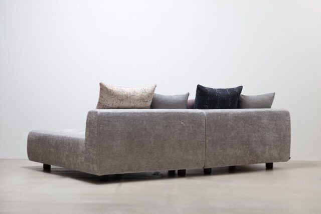 後ろ姿とカバーリング仕様