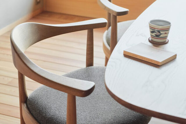 希少な北海道産ナラ材を使用