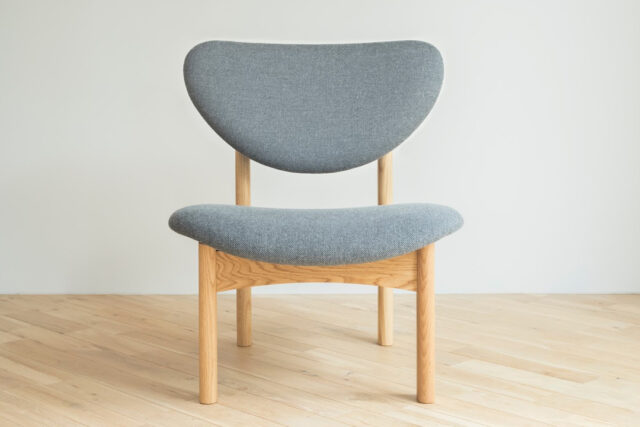 安定感抜群な幅広チェア