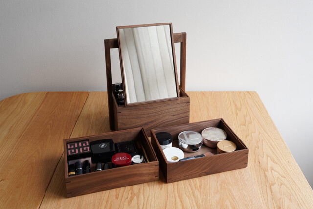 メイク道具をたくさん収納できます