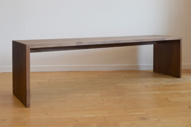 ベンチでもテーブルでも使えます。