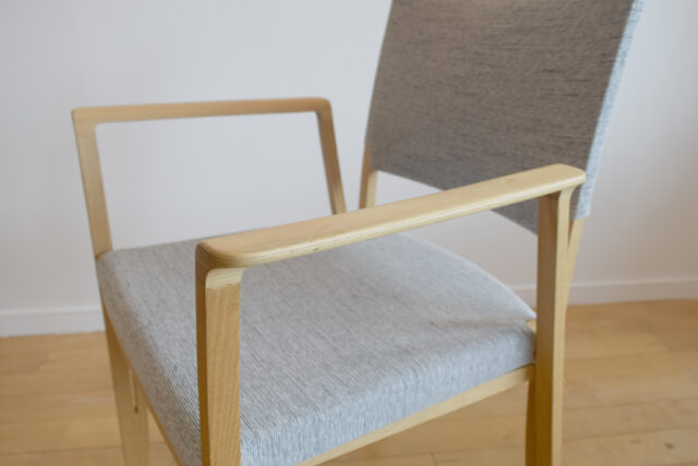 当たりのやさしい細身のアーム