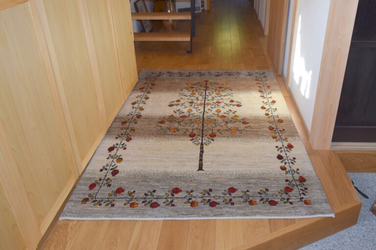 美しいザクロ柄のギャッベ納品事例