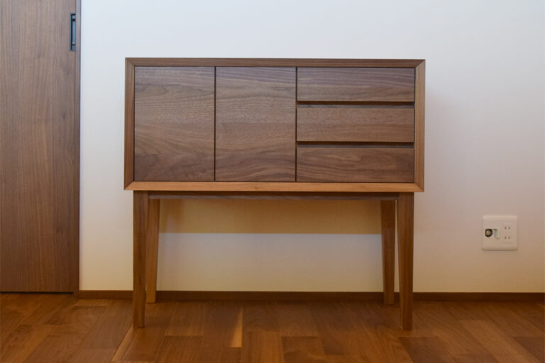 オーダーで製作したリビングボードCerto