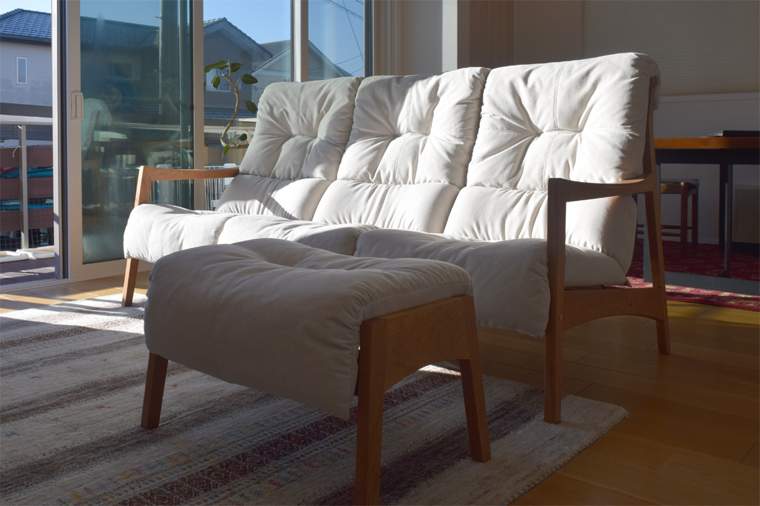 ブラックチェリー材のMORBIDO（モルビド）ソファ納品事例