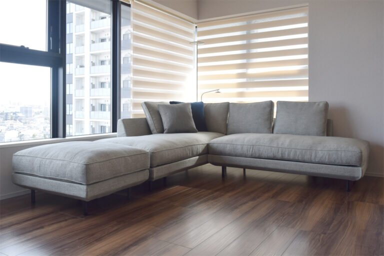 包み込まれる座り心地「カウチソファHOM」納品事例