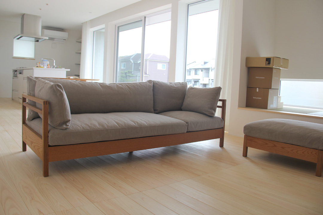 RIPOSOソファ＆AGILEテーブルお届け