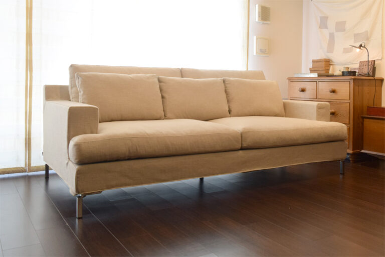 やわらかな光に包まれる、TRESソファのある上質な暮らし