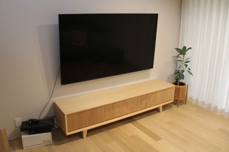メープル材にてオリジナルテレビボードお届け